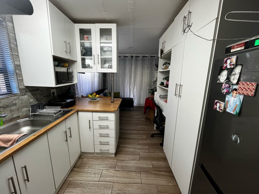 3 Bedroom Property for Sale in Esselenpark Western Cape
